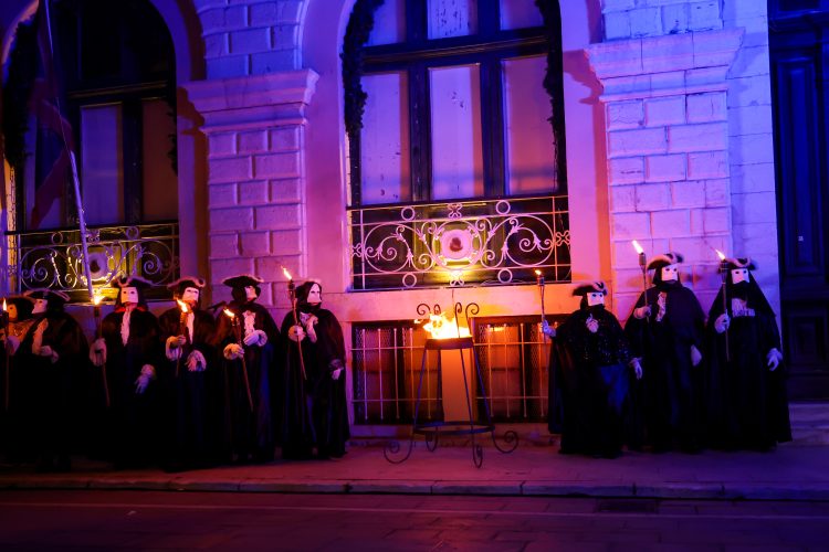 Κέρκυρα: Κάποιοι είδαν στην παράδοση…μυστικισμό και συνωμοσία !