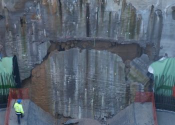 Μετρό: Έφτασε ο μετροπόντικας «Αθηνά» στον Ευαγγελισμό για την επέκταση της γραμμής 4 (Βίντεο)