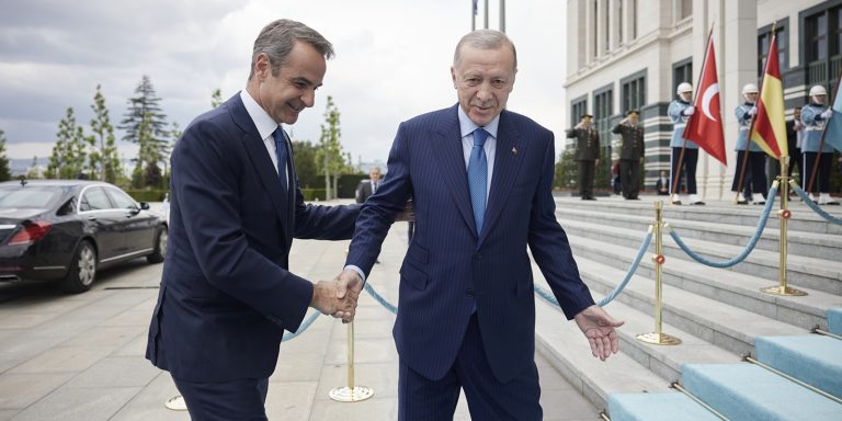Συνάντηση Μητσοτάκη – Ερντογάν: Σε διατήρηση του κλίματος ηρεμίας προσδοκά η Αθήνα