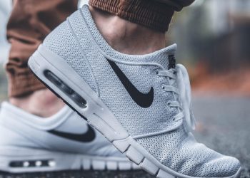 Ο Τραμπ στόχευσε τη Nike: Ερευνάται για διακρίσεις κατά λευκών εργαζομένων (βίντεο)