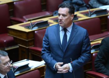 Άγριο επεισόδιο στην Βουλή μεταξύ του Άδωνι Γεωργιάδη και της Ζωής Κωνσταντοπούλου