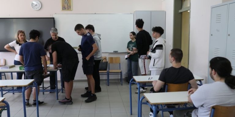 Πανελλαδικές Εξετάσεις: Αλλάζουν ξανά τον νόμο για την εισαγωγή στα ΑΕΙ