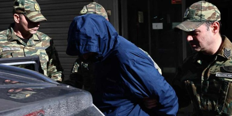 Κατασκοπεία: Έδωσε τρεις υπόπτους o σμήναρχος που προφυλακίστηκε – Οι απειλές και ο «Στίβεν Γουέιν»