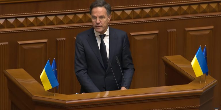 Μαρκ Ρούτε: Το ΝΑΤΟ προαναγγέλλει άμεση στρατιωτική παρουσία στην Ουκρανία (βίντεο)