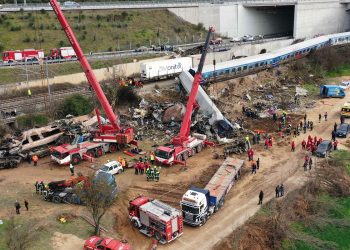 Τέμπη: «Παγώνουν» εκταφές μετά τις αντιδράσεις συγγενών – Ζητούν εξετάσεις στο εξωτερικό