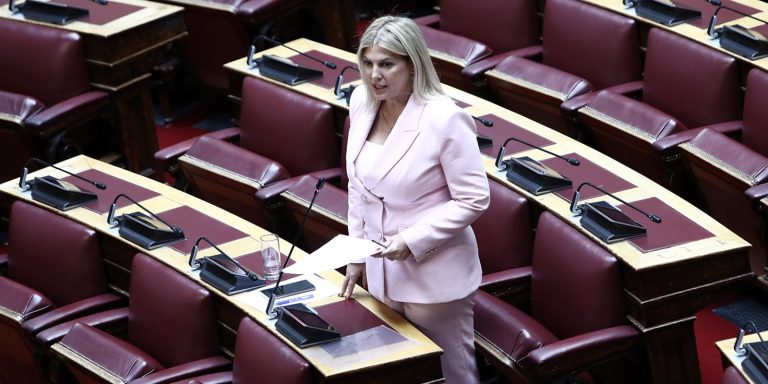 ΠΑΣΟΚ: Το χαμόγελο της Ράνιας