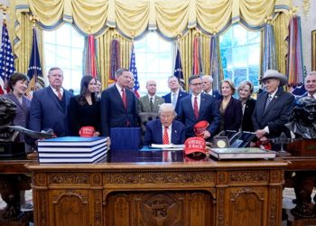 Ντόναλντ Τραμπ: Χυδαία επίθεση σε δημοσιογράφο που τον ρώτησε για τον Έπσταϊν (βίντεο)