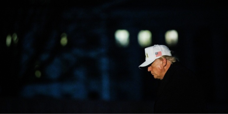 Χωρίς ίχνος μεταμέλειας ο Τραμπ για το ρατσιστικό βίντεο με τους Ομπάμα