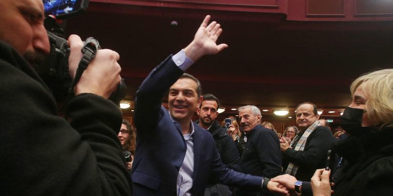 «Ναι» του Αλέξη Τσίπρα στην αποστολή ελληνικών φρεγατών και μαχητικών στην Κύπρο