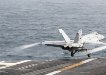 ΗΠΑ: Σχέδια για διαδοχικά στρατιωτικά πλήγματα στο Ιράν αν δώσει εντολή ο Τραμπ