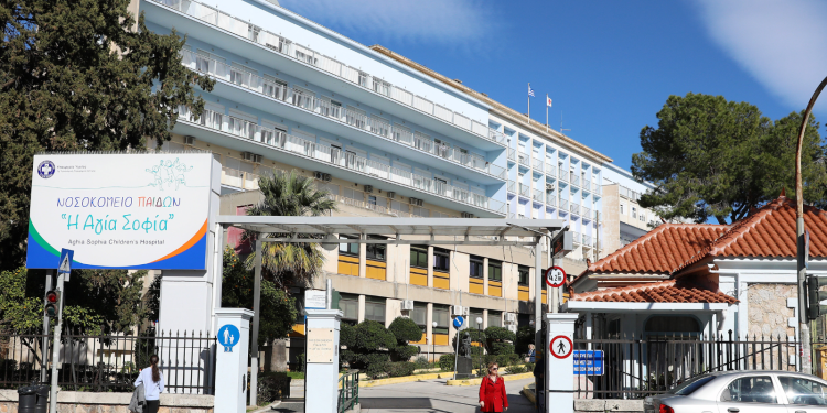 Χίος: Στην Αθήνα τα τραυματισμένα παιδιά – Απολογείται ο φερόμενος ως διακινητής (βίντεο)