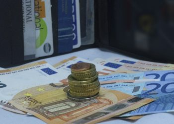 Ιδιωτικό χρέος: Βόμβα που απειλεί χιλιάδες νοικοκυριά