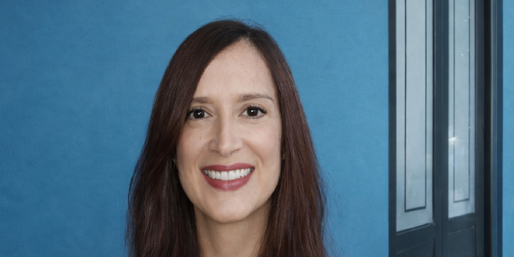 Δύο ευρώ το λίτρο και 60% φόροι: Ποιος κερδίζει από την ακρίβεια;