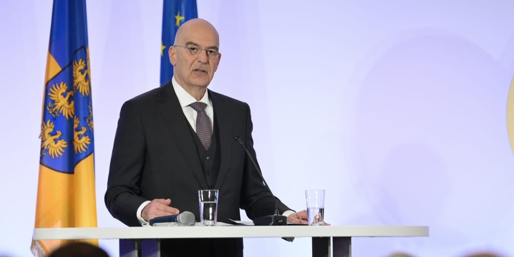 Athens Defence Summit 2026 – Νίκος Δένδιας: Η διεθνής αστάθεια επιβάλλει τον εκσυγχρονισμό των Ενόπλων Δυνάμεων